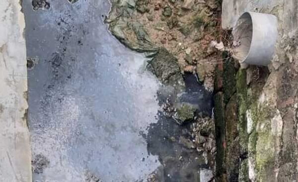 Drain water flowing in the open in the hospital, giving rise to disease