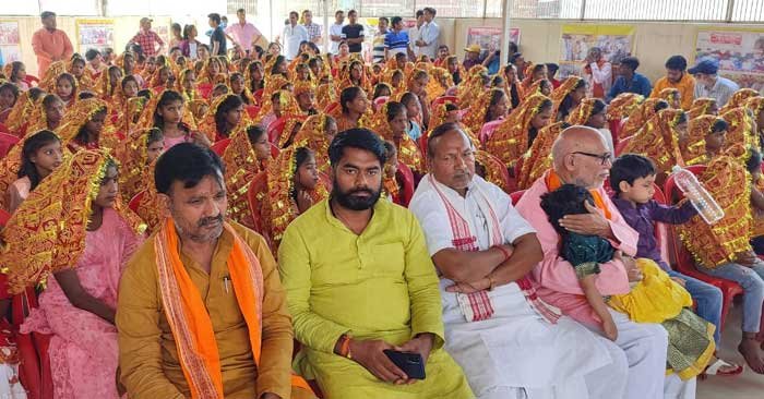 Ballia Live Navratri Special: Aarti performed by 133 girls after worshiping them on Durga Navami