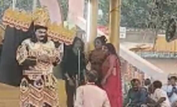 Kalyugi Ravana's wish fulfilled, he ate gutkha before killing, this video is going viral
