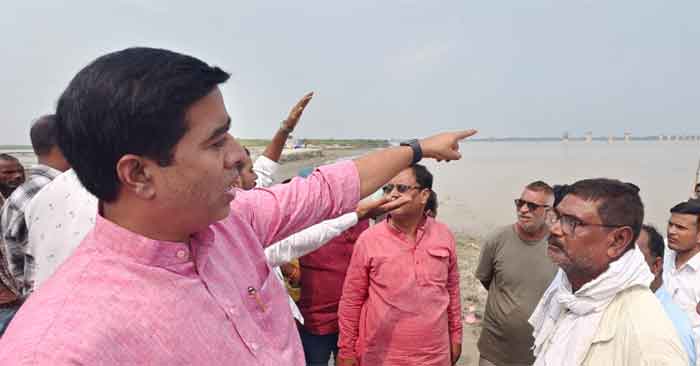 BJP District President Sanjay Yadav learned about the pain of erosion victims