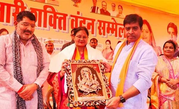 BJP government praised in Nari Shakti Vandan program