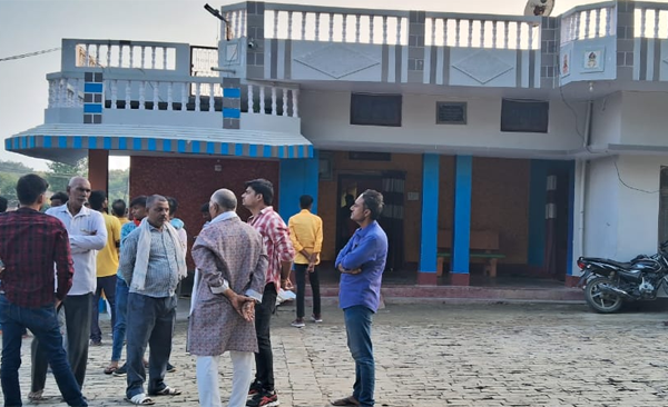 Young man shot dead several times after reconciliation at police station