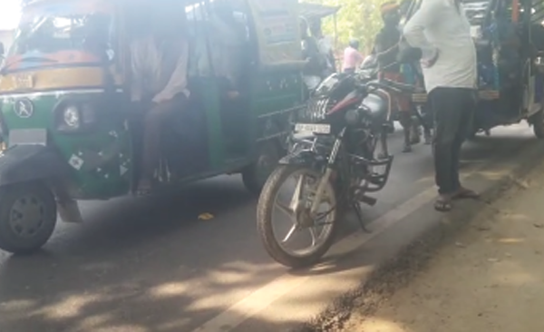 Three people including an elderly woman riding an e-rickshaw injured in a collision with a safari car on NH-31 near Darampur village.