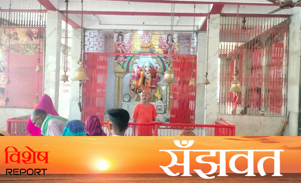Ballia Live Navratri Special: Devotees gathered in the court of Maa for darshan and obeisance on the first day of Navratri.