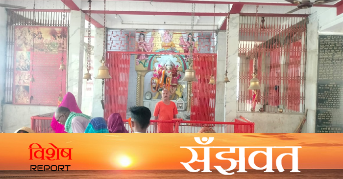 Ballia Live Navratri Special: Devotees gathered in the court of Maa for darshan and obeisance on the first day of Navratri.