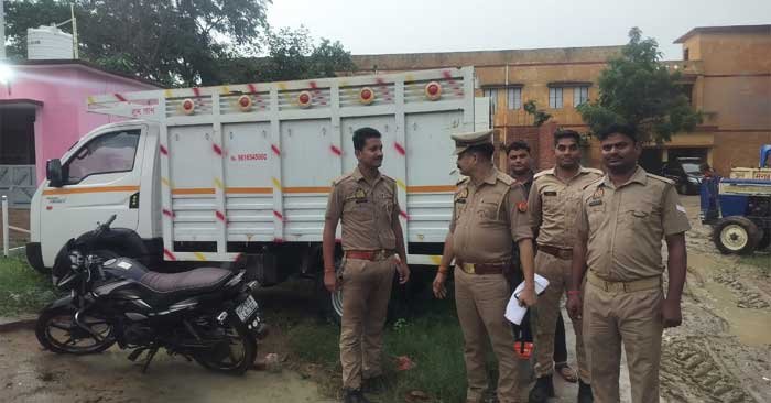 DM gave orders, property worth Rs 3 lakh 35 thousand of cow smugglers seized