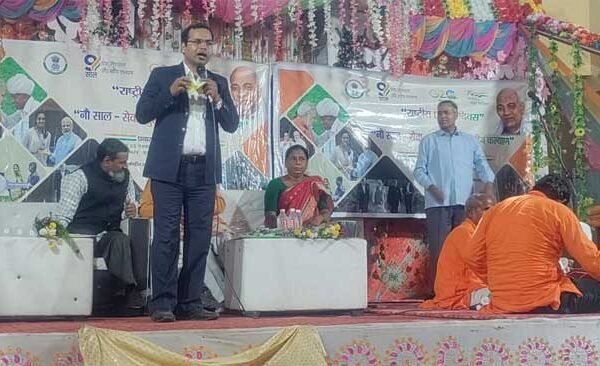 Winners of quiz competition were honored with attractive prizes.