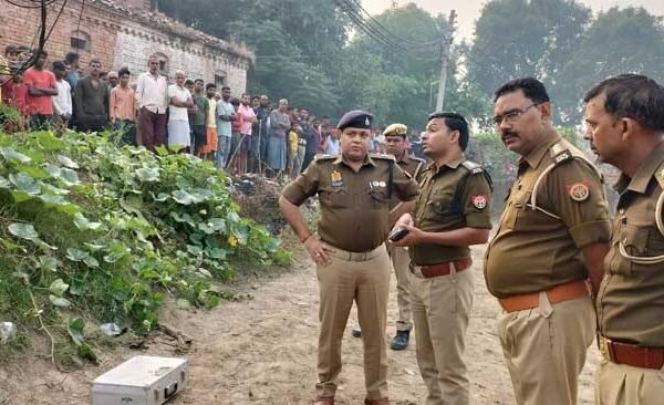 News of murder by slitting throat in Bansdih in detail