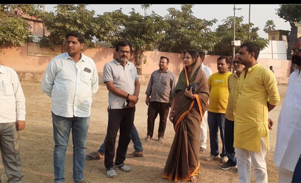 On the occasion of Chhath festival, ghats were cleaned in rural areas including the city - ghats were decorated with fringes.