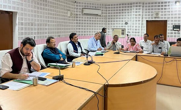 District Magistrate reviewed the District Health Committee