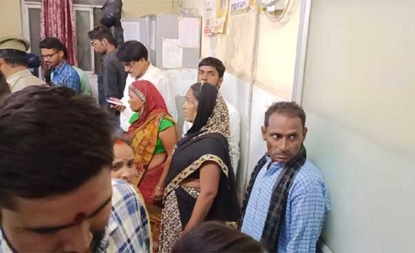 Girl seriously injured in fight, uncle injured
