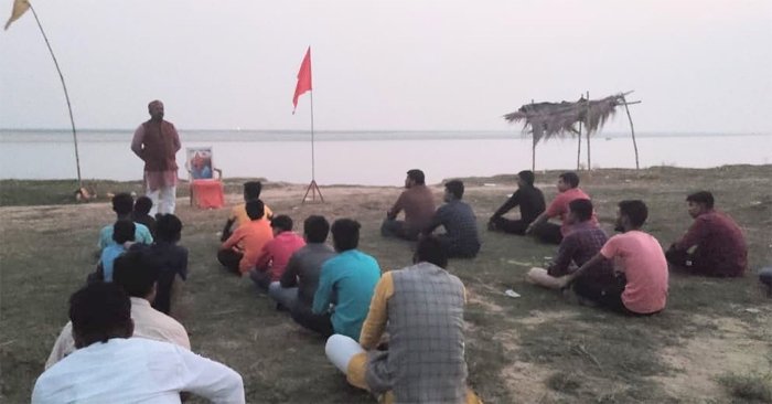 The atmosphere echoed with the praise of Bharat Mata - Aarti took place at Ganga Ghat.