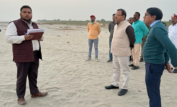 District Magistrate took stock of the preparations for Kartik Purnima bath