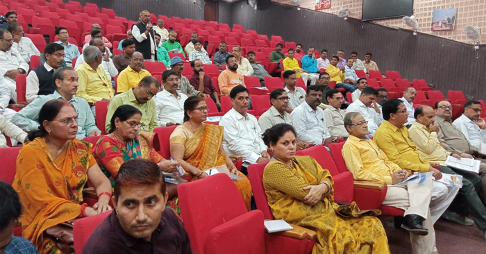 A meeting was held to find solutions to the difficulties faced in the implementation of the National Education Policy.