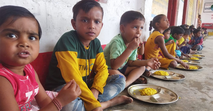 Hot Cooked Meal Scheme launched at all Anganwadi centers of Ballia for children aged 03 to 06 years