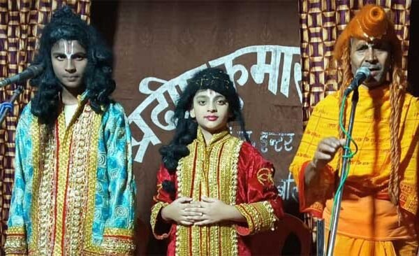 The audience's eyes filled with tears after seeing Dasharatha's funeral - Ramlila has been happening in Nagwa for 101 years.