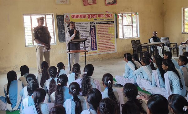 Traffic police informed the students about the rules