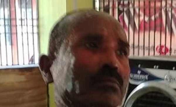 Attempt to commit suicide in front of the Chief Minister