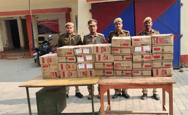 30 cartons of illegal liquor busted,smugglers absconded