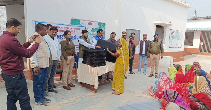 Kameshwar Charitable Trust distributed blankets to female prisoners