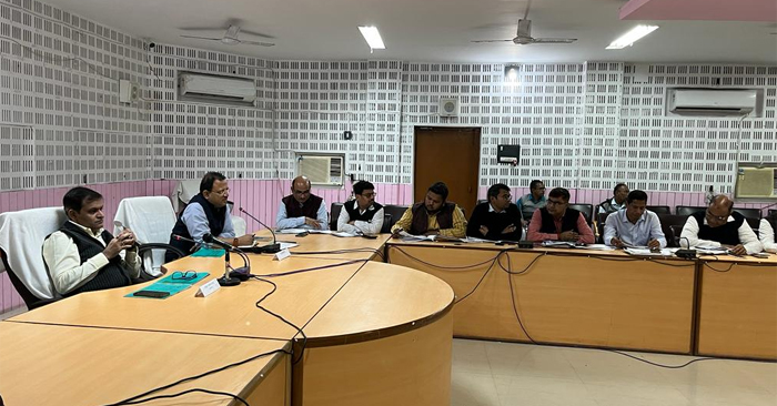 A review meeting on the progress of settlement of revenue cases in Ballia was held under the chairmanship of the Divisional Commissioner.