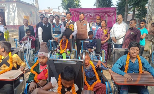इस दौरान 16 ट्राइसाइकिल, 12 व्हील चेयर, 10 बैशाखी, छह कैलिपर्स, 13 रोलेटर, 08 सीपी चेयर, सात स्मार्ट केन, सात ब्रेल कीट, 46 श्रवण यन्त्र व सात ब्रेल स्लेट वितरित किये गए.