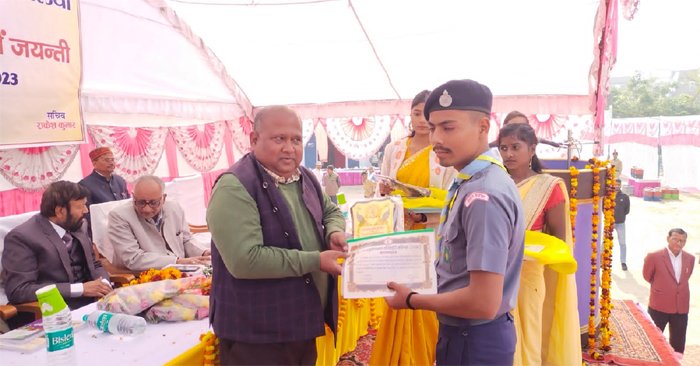 Malaviya Murli Manohar of Ballia remembered on his birth anniversary - meritorious students honored