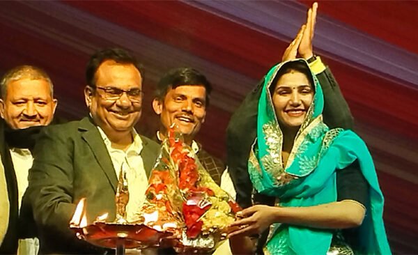 Dancer Sapna Chaudhary danced fiercely on Bharatendu stage