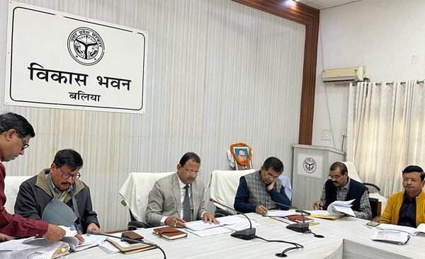 Action will be taken against the executing agencies that are negligent in construction work and do not complete the construction work in the stipulated time: District Magistrate