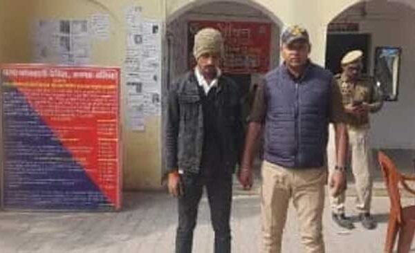 The accused of molestation in Bairia was caught by the police.