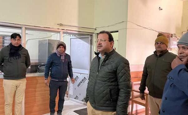 District Magistrate conducted surprise inspection of Additional Primary Health Center and office of Block Development Officer, Gadwar