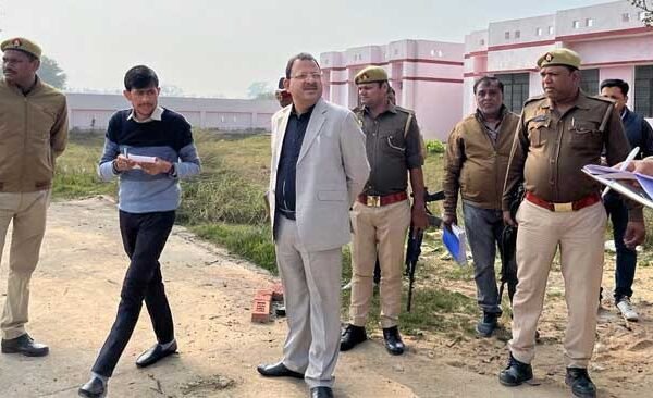 District Magistrate inspected Primary Health Center Ekwari Kalan