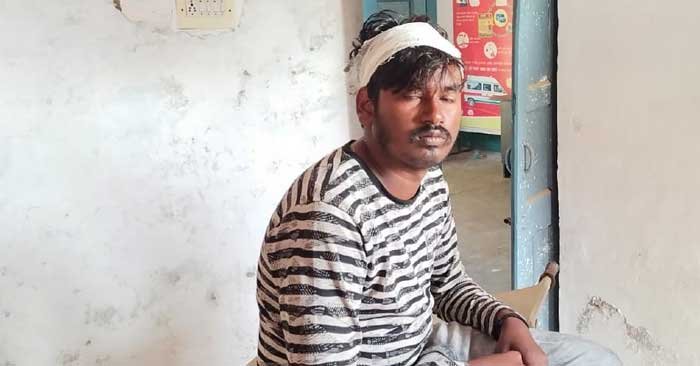 A young man who was going to defecate in Gadwar was beaten and injured.