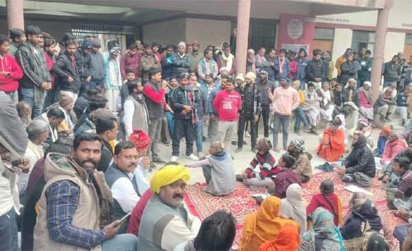 Gond Mahasabha demonstration for issuong caste certificate