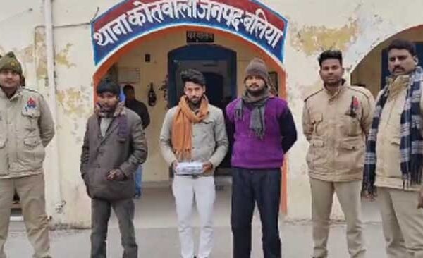 चोरी के मामले में पुलिस ने काजीपुरा रेलवे क्रासिंग के पास से बाल अपचारी को पकड़ने के साथ अन्य चार आरोपियों को किया गिरफ्तार