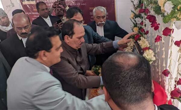 Oil paint picture of lawyer Hareram Mishra released in Ballia Bar Asso.