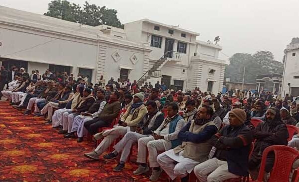 Tributes paid to the departed souls in Samajwadi Party's tribute meeting