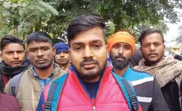 A student who had come to get a Scheduled Tribe certificate was beaten up by clerks and accountants together in Model Tehsil, Collectorate.