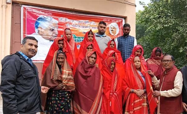 Attainment of supernatural happiness by serving and helping someone - Babban Vidyarthi