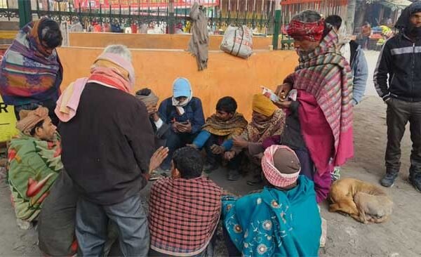 ठंड ने ढाया कहर, ठिठुरन और कनकनी से बढ़ी मुश्किलें, अलाव बना सहारा