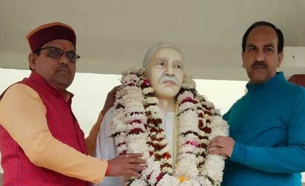 Freedom fighter, former MLA, former District Panchayat President Pandit Ram Lakshan Tiwari remembered on 34th death anniversary