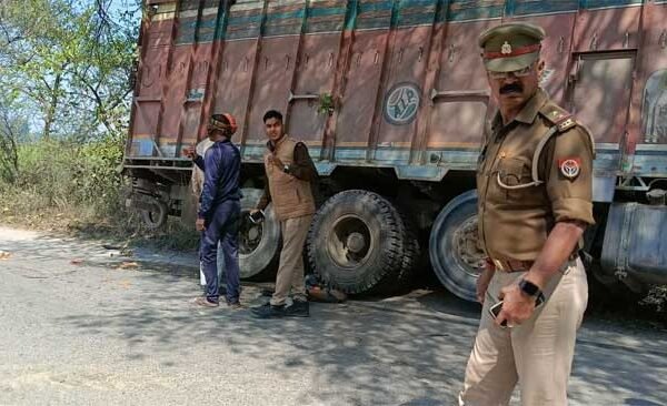 Two examinees killed, two injured in road accident on Bansdih Sahatwar road