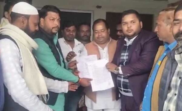 Case registered in Sadar SDM police station in case of misappropriation, Nagar Panchayat councilors ended the lockdown