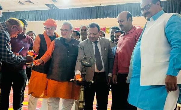 Favorable environment for investment in Ballia, entrepreneurs should invest without hesitation: DM