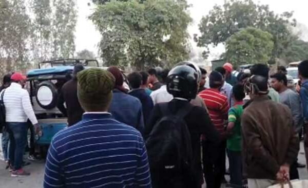 One dead, four injured in head-on collision between bikes