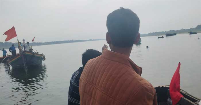 It was very difficult to jump into river Ganga, a teenager drowned in Ganga.