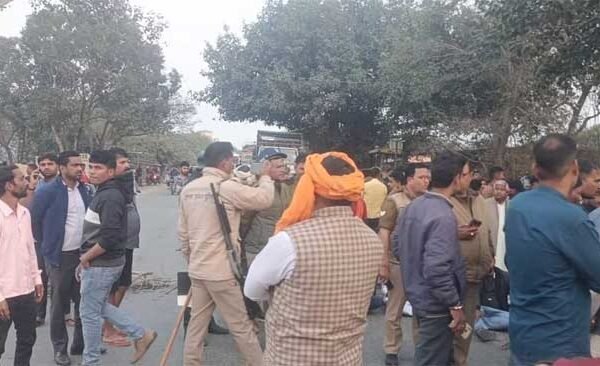 Cyclist dies after being hit by car near Rasra-Ballia road