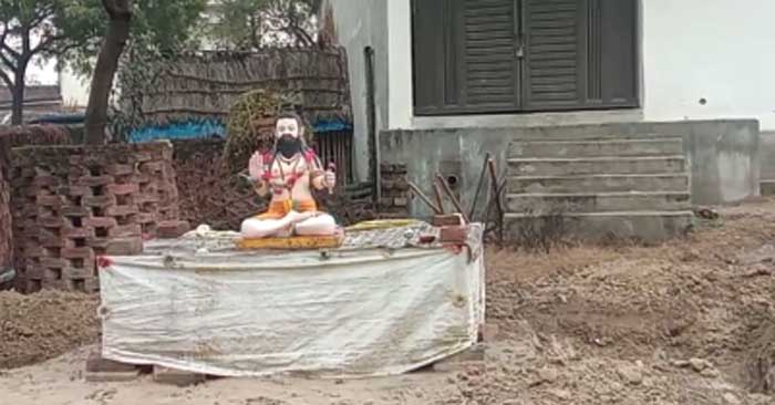 The temporary Ravidas statue was thrown down by anarchists.