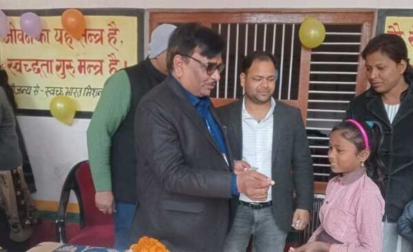 राष्ट्रीय कृमि मुक्ति दिवस पर रेड क्रॉस सोसायटी की अनोखी पहल