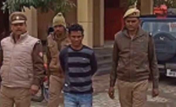 A wanted accused of POCSO Act was caught by the police in Sahatwar.